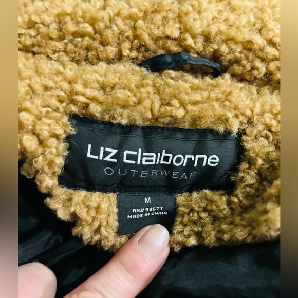Liz Claiborne Outerwear. Teddy Coat. (MED) - Picture 8 of 14